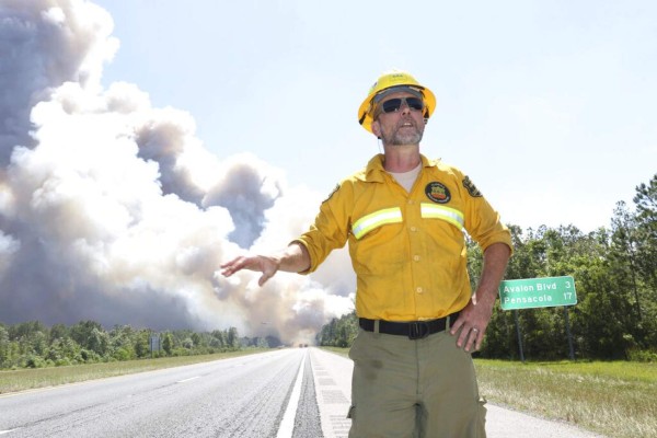 Impactantes imágenes de los devastadores incendios forestales en Florida