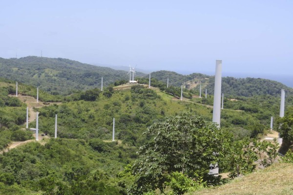 La empresa Reco ya inició la instalación de las primeras turbinas del parque eólico denominado Ocean View. Las autoridades esperan que para finales de 2015 esté finalizada la obra. Además, indican que se convertirá en una atracción turística porque contará con un centro de bienvenida, lagos y senderos.