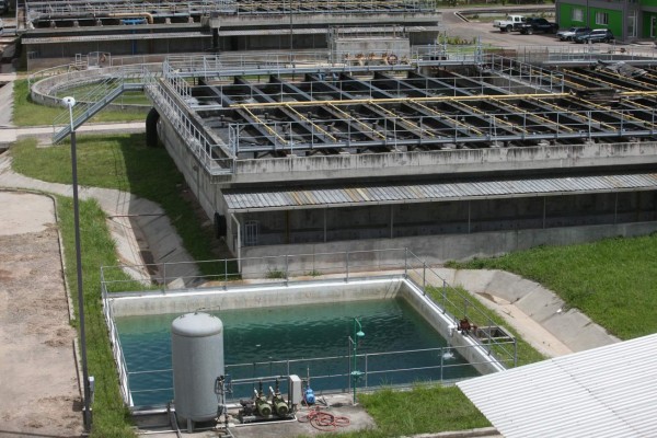 En San José de la Vega funciona la planta de tratamiento de aguas residuales que beneficia al 17 por ciento de la población capitalina. Foto David Romero/EL HERALDO.