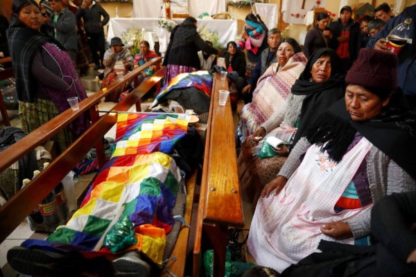 Muerte y protestas en una Bolivia envuelta en crisis, y que urge de elecciones