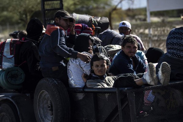 Las duras fotos de los migrantes de la caravana en su paso por Tijuana, México