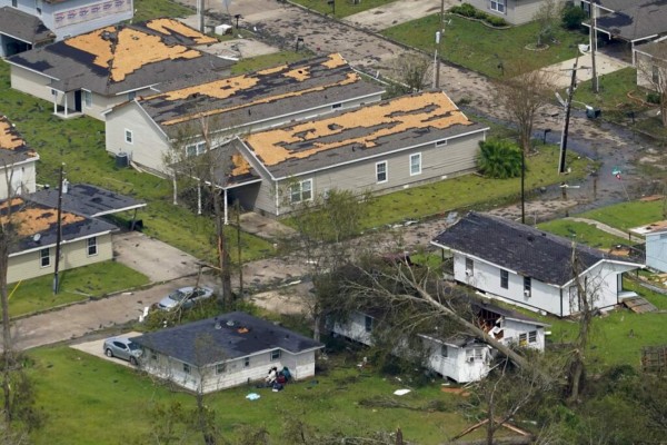 La devastación del potente huracán Laura vista desde las alturas (FOTOS)
