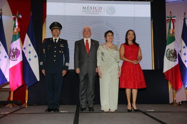 Coronel Bravo, Tomás Díaz, Dolores Jiménez y Olga Alvarado.