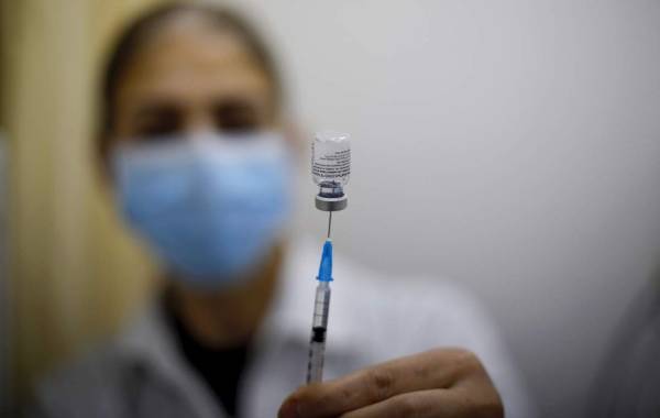Honduras planea vacunar contra el covid-19 a al menos 5.2 millones de personas este 2021.