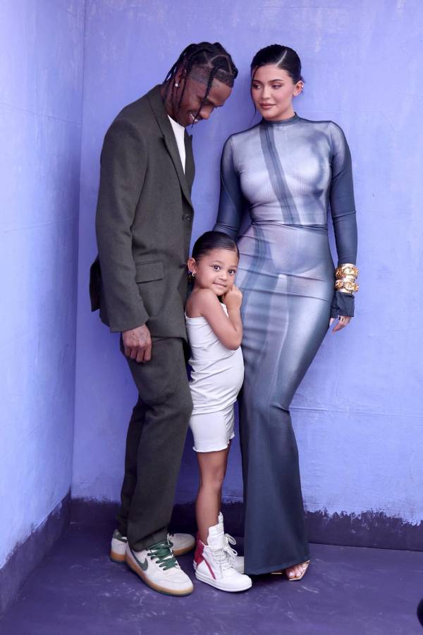 Kylie Jenner recibe fuertes críticas por vestido “de adulta” que le puso a su hija