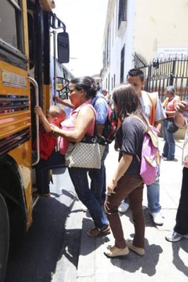 3,200 operadores de transporte han abandonado su trabajo