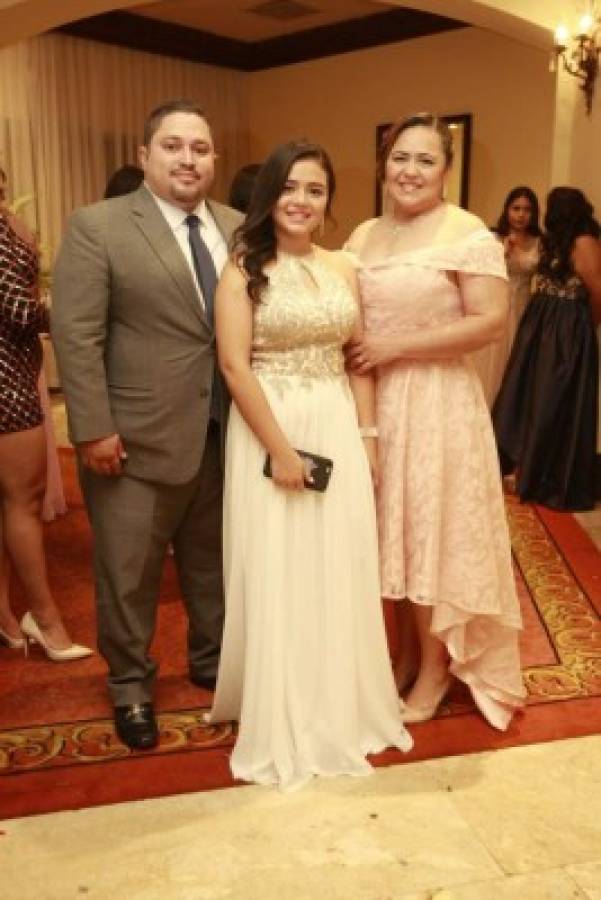 La fiesta prom de Saint Raphael's School