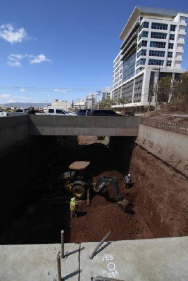 Tuberías viejas y derecho de vía atrasan obras en la capital de Honduras