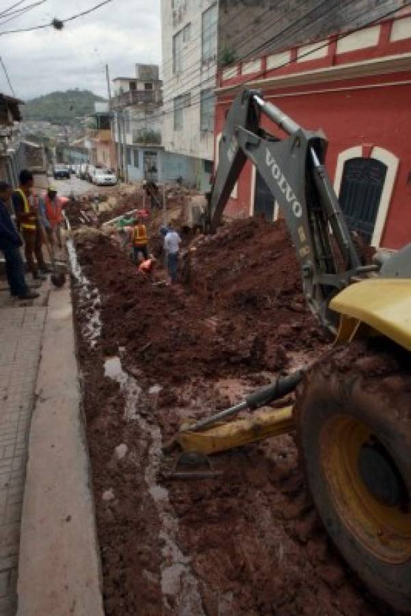 Inician trabajos de pavimentación en el barrio La Cabaña