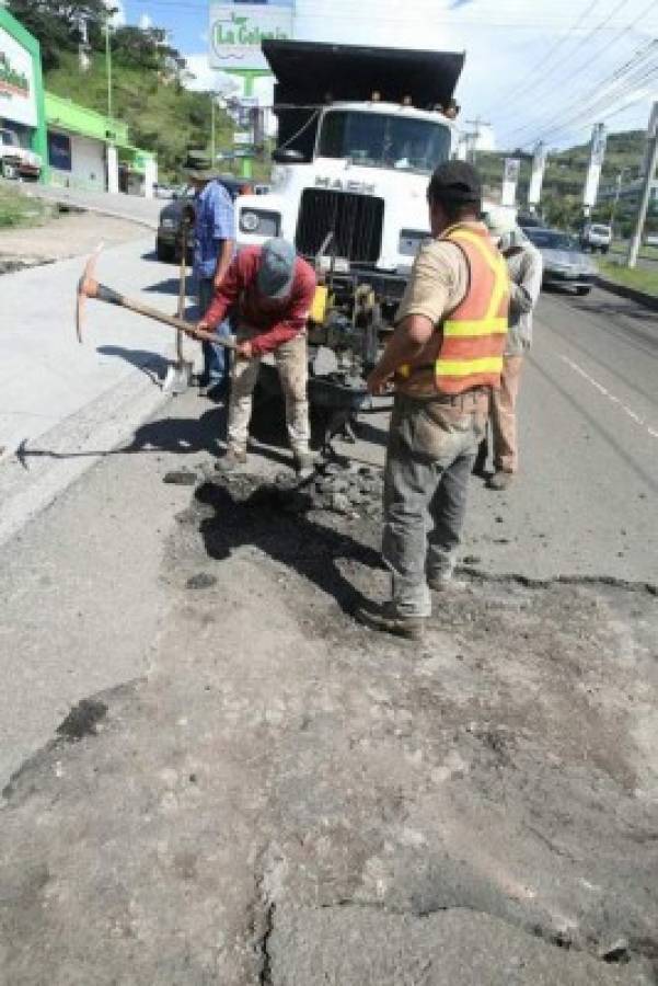 Inicia bacheo en el anillo periférico de la capital de Honduras