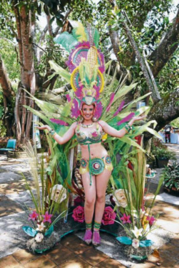 Honduras: Trajes típicos de la civilización maya en el Festival Nacional del Maíz 2012