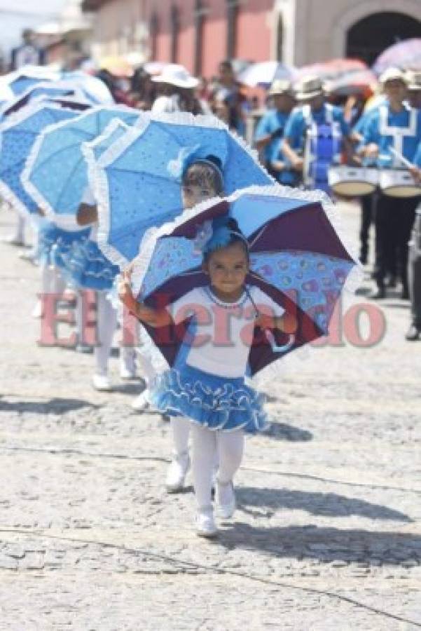 Comayagua se suma a las Fiestas Patrias con colorido desfile de centros educativos