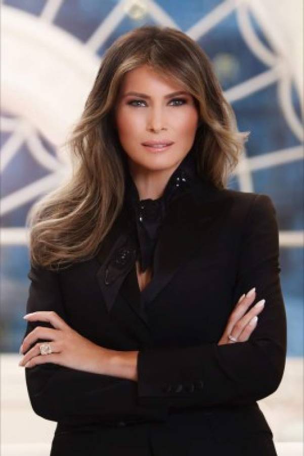 This photo released by the White House on April 3, 2017 shows the official portrait of First Lady Melania Trump in Washington,DC. / AFP PHOTO / The White House / Regine MAHAUX / RESTRICTED TO EDITORIAL USE - MANDATORY CREDIT AFP PHOTO /THE WHITE HOUSE/ REGINE MAHAUX - NO MARKETING - NO ADVERTISING CAMPAIGNS - DISTRIBUTED AS A SERVICE TO CLIENTS