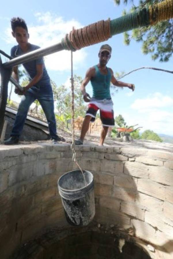 'Joche”, el hombre que desafía las profundidades para buscar agua