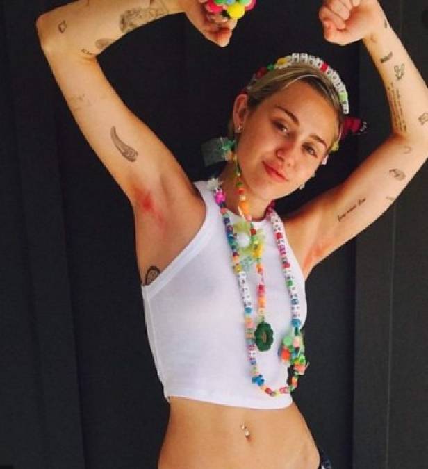 Las fotos más polémicas de la cantante Miley Cyrus
