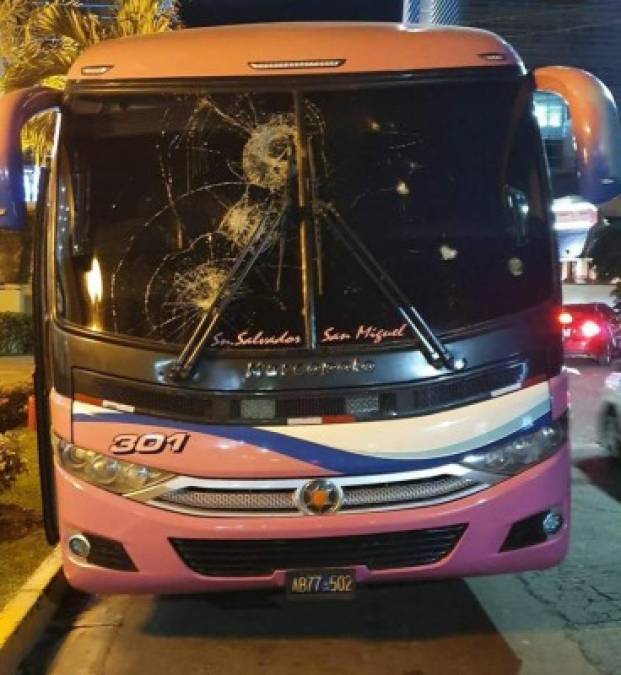Caos y desesperación: Las imágenes del ataque al bus de Olimpia en El Salvador