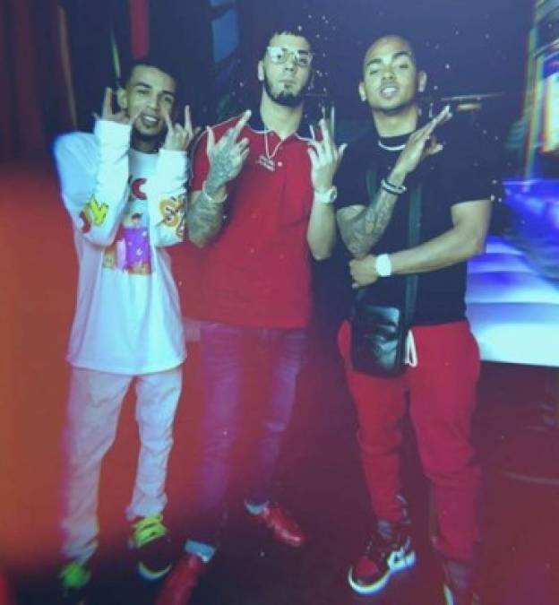 El emotivo reencuentro de Anuel AA y sus colegas de trap tras salir de prisión