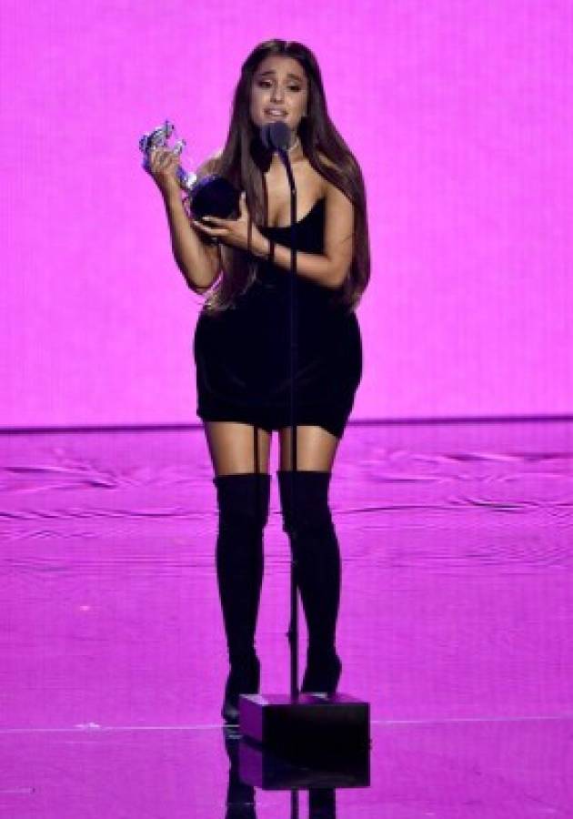 Ariana Grande en los MTV Video Music Awards en el Radio City Music Hall.