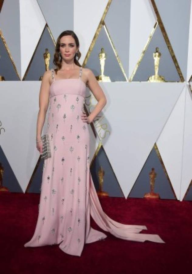 Las famosas peor vestidas en la 88 edición de los premios Oscar