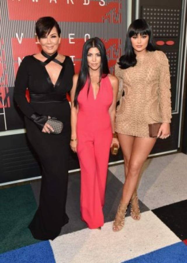 Las Kardashian se lucen en la alfombra roja de los VMAs 2015