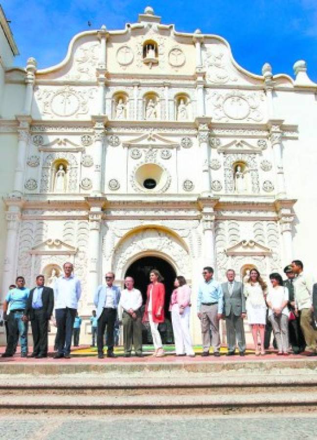 La Reina Letizia parte comprometida con el progreso de Honduras