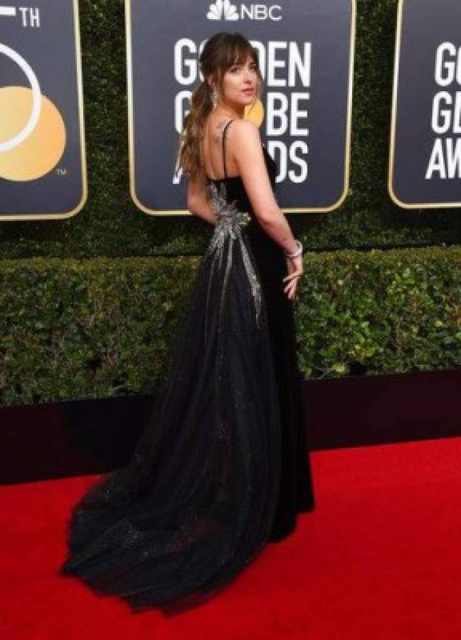 Dakota Johnson deslumbró en los Globos de Oro con un espectacular vestido Gucci