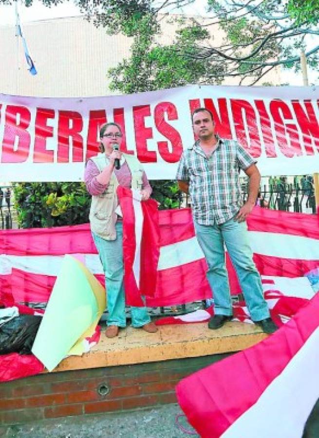 Surgen más liberales indignados