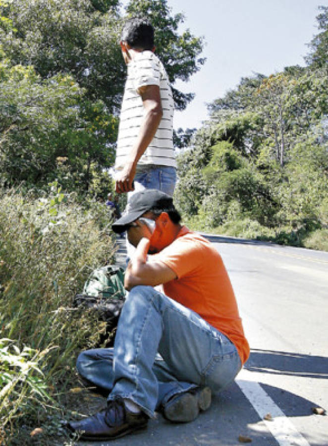 Un muerto y 15 heridos deja fatal accidente en el sur