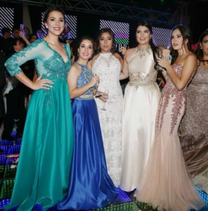 Prom 2017 DelCampo International School y sus mejores vestidas