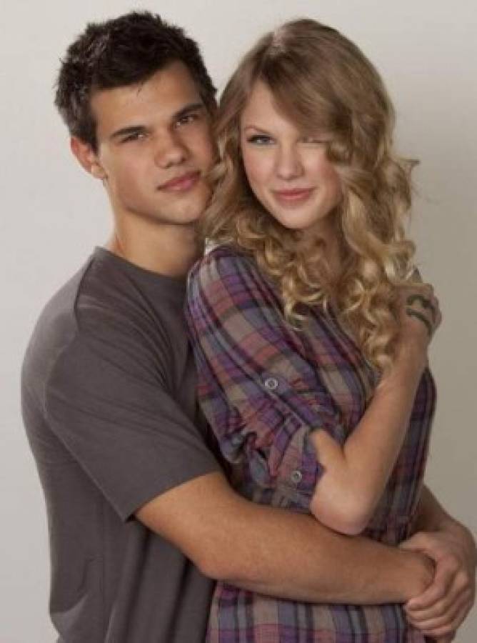 Taylor Lautner junto a Taylor Swift, compartían su amor y sus nombres.