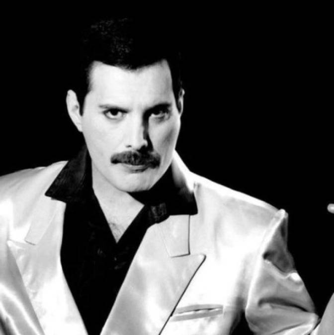 La vida del inolvidable cantante Freddie Mercury contada en fotografías