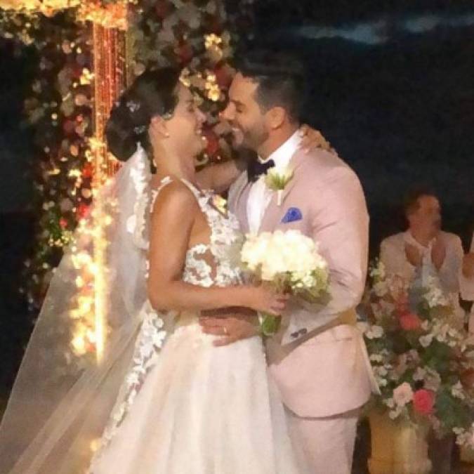 FOTOS: Así lució Carmen Villalobos en su romántica boda con Sebastián Caicedo