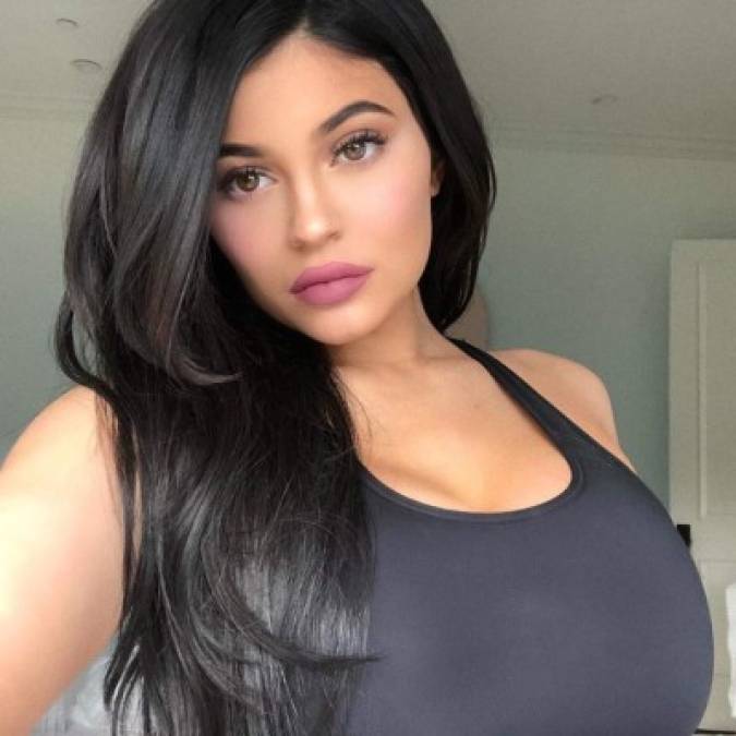 FOTOS: Así ha cambiado el cuerpo de Kylie Jenner luego de dar a luz a su primera hija