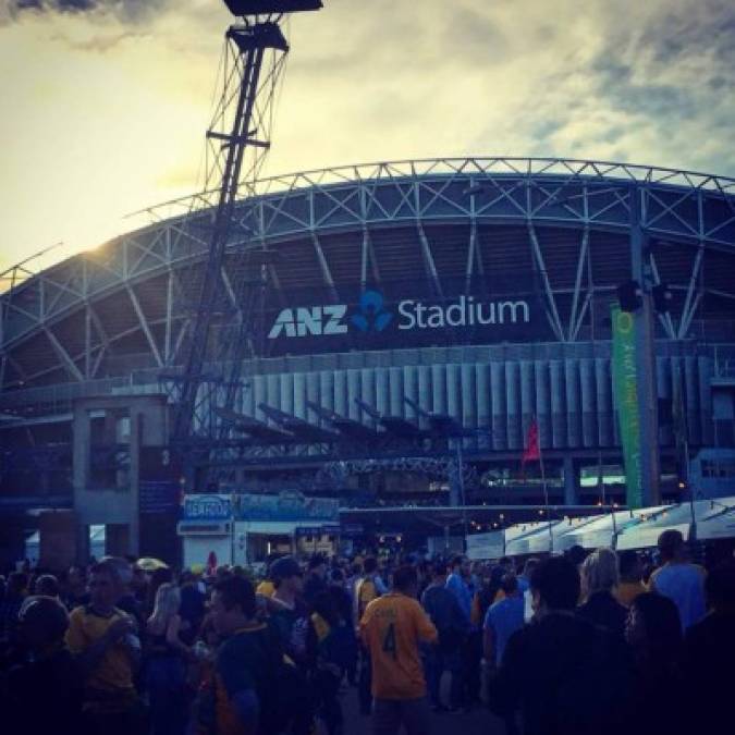 Así es el ambiente en el ANZ Stadium en el encuentro entre Honduras y Australia