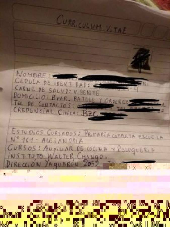 Este es el curriculum escrito a mano por una chica que buscaba empleo y que ha logrado conmover a muchas personas en las redes sociales.