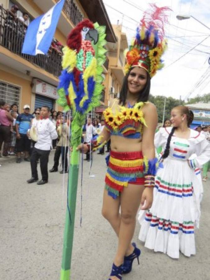 Despliegue de bandas de guerra y marciales