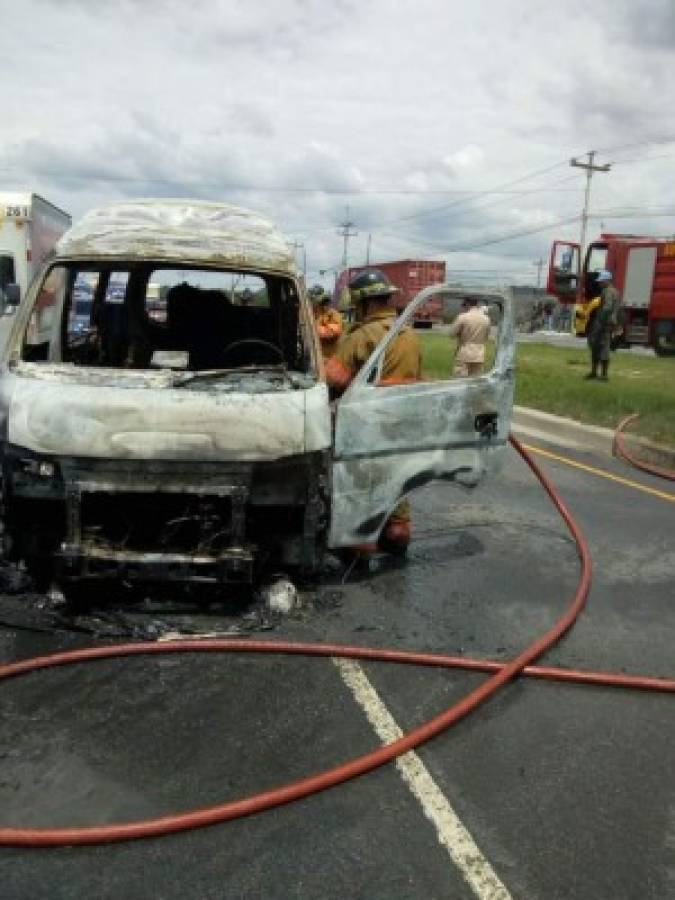 Dos heridos deja incendio de microbús en Amarateca, Francisco Morazán