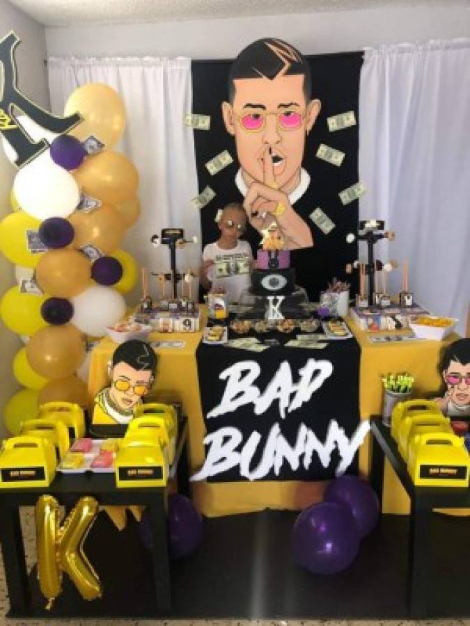 Niño pide fiesta temática de Bad Bunny y se vuelve viral