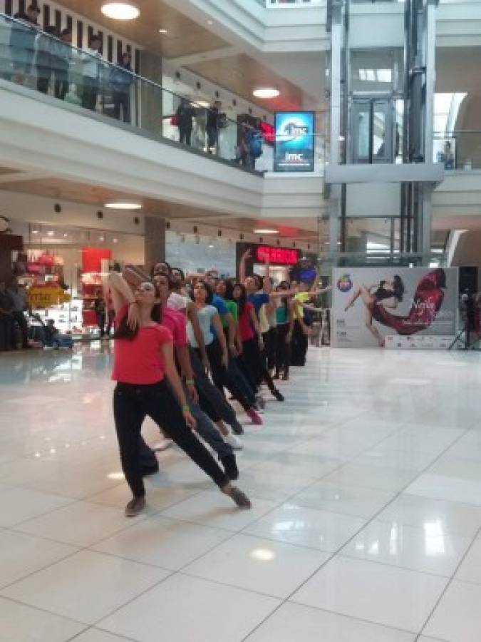 'Bailando alrededor del mundo” en Tegucigalpa