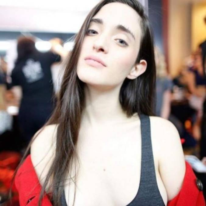 Así es Astrid Pinel, la modelo hondureña que triunfa en el extranjero