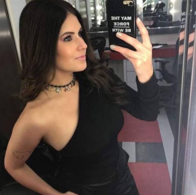 FOTOS: Ella es Carolina Padrón, la hermosa periodista venezolana de ESPN que está en Honduras