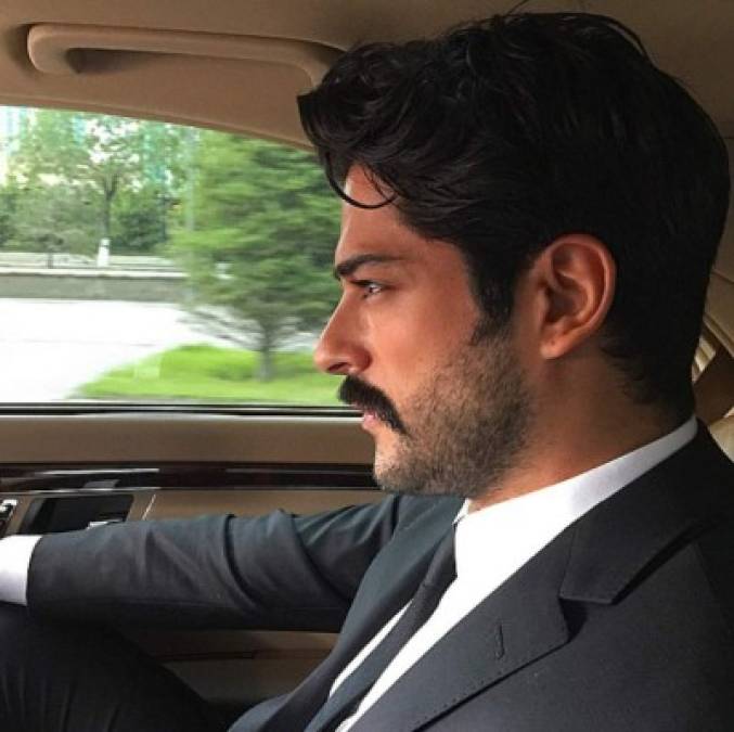 FOTOS: Burak Ozcivit, el actor considerado el hombre más guapo de Turquía