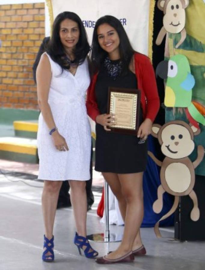 Venus Ixchel Mejía ganó el Certamen de Nacional de Narrativa Breve﻿ Julio César Anariba