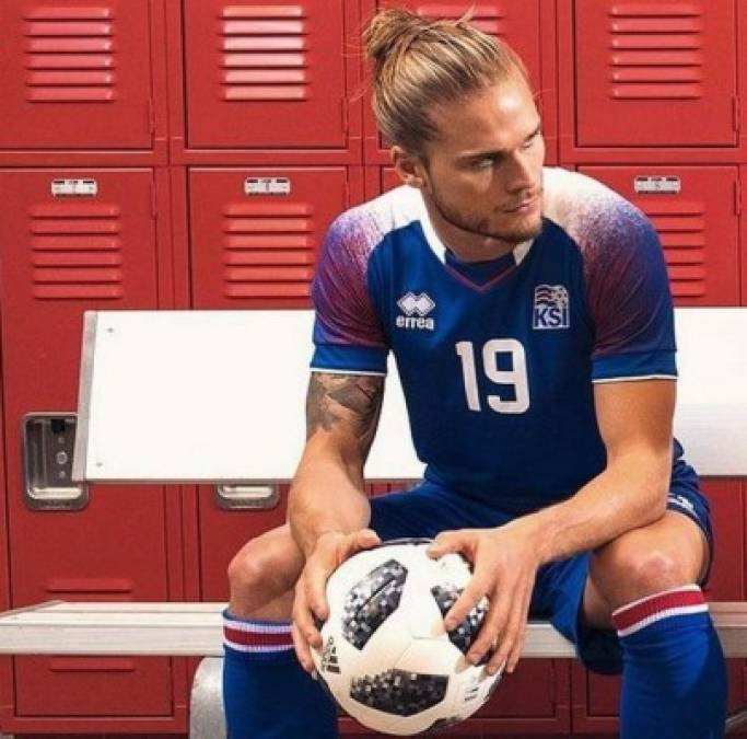 Rurik Gislason, el futbolista islandés que encanta por su parecido con Thor  