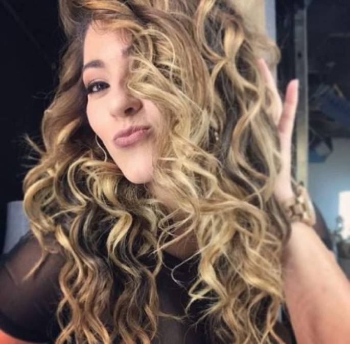 Rubia y fitness: la sexy transformación de la hondureña Debbie Bertrand