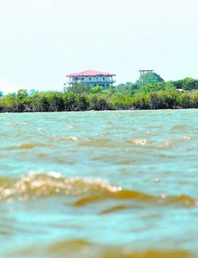 Honduras: Férreo control militar en el mar y en la laguna de Caratasca