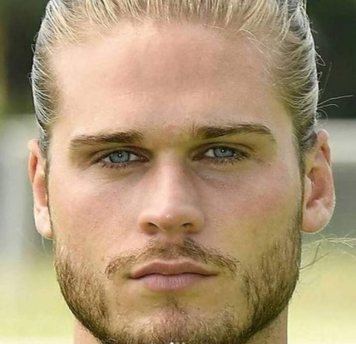 Rurik Gislason, el futbolista islandés que encanta por su parecido con Thor  