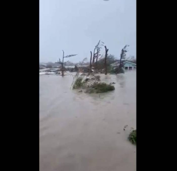 FOTOS: Dorian golpea las Bahamas como un huracán catastrófico