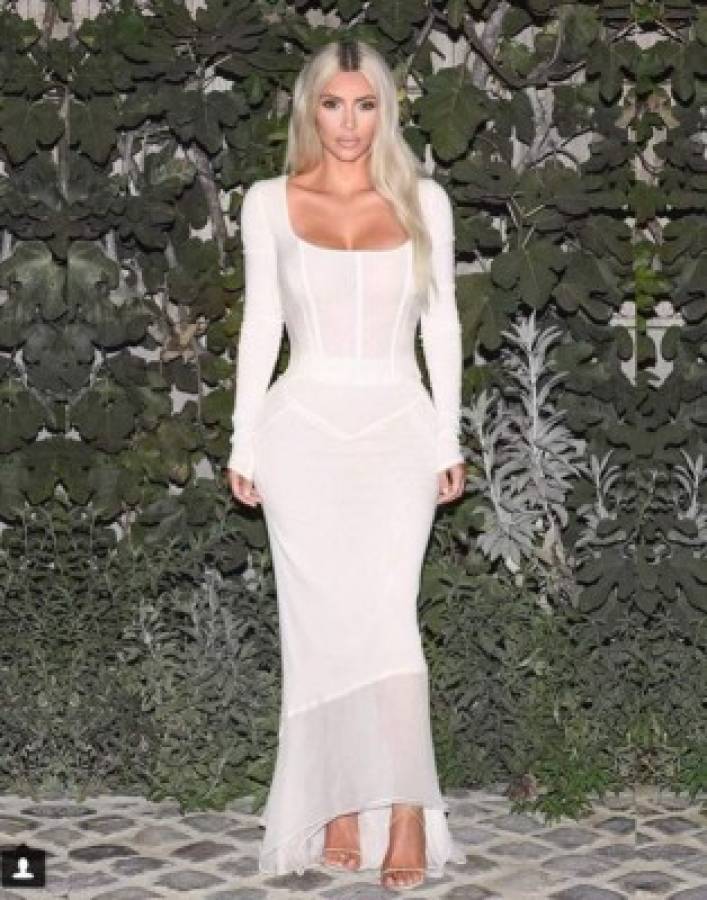 Kim Kardashian se quita la ropa y enloquece Instagram con su cuerpo brillante   