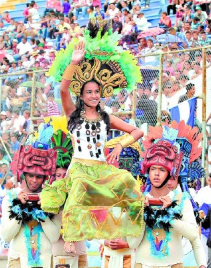 Honores a Honduras en su 193 aniversario de independencia